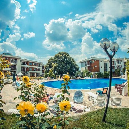 Gt Messambria Fort Beach Apartments Sveti Vlas Dış mekan fotoğraf