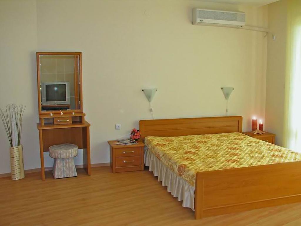 Gt Messambria Fort Beach Apartments Sveti Vlas Oda fotoğraf